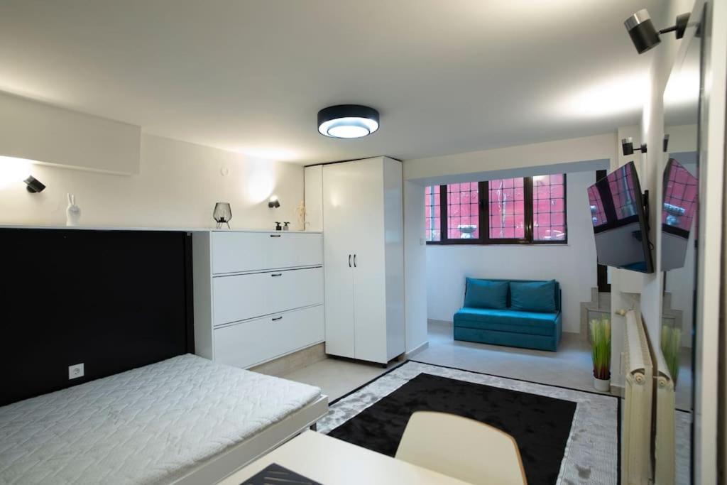 Studio With Courtyard Just Steps Away Vitosha Str София Экстерьер фото