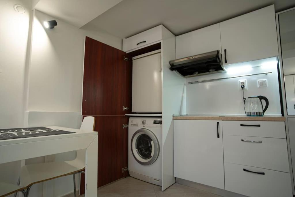 Studio With Courtyard Just Steps Away Vitosha Str София Экстерьер фото