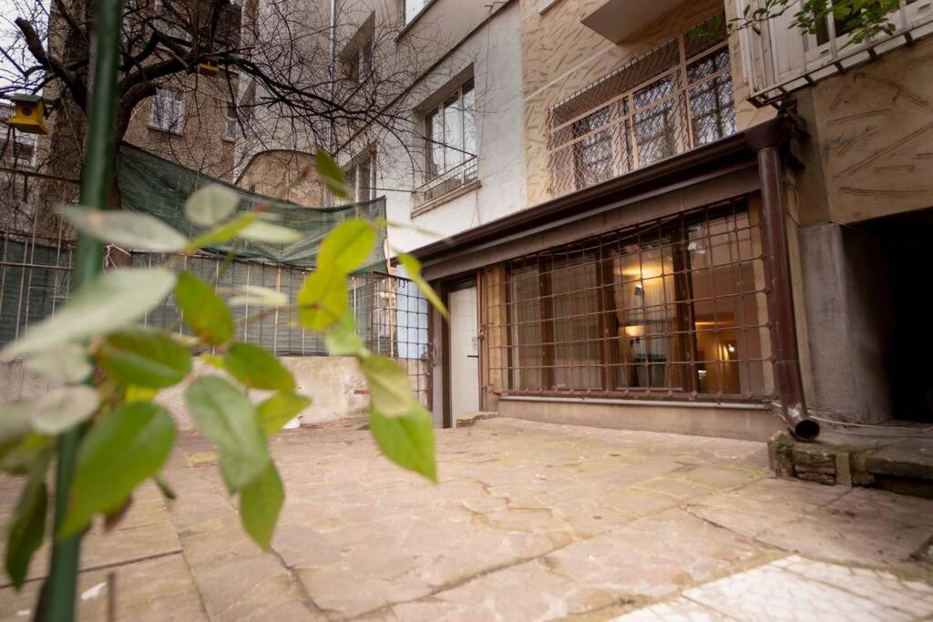 Studio With Courtyard Just Steps Away Vitosha Str София Экстерьер фото